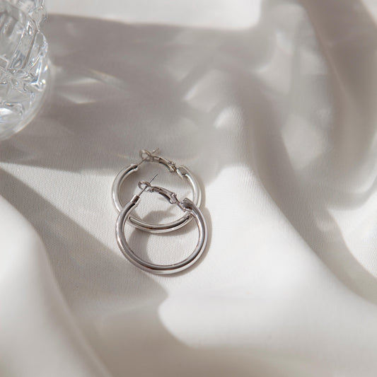 Caring for Your Silver Jewelry: A Sparkling Guide