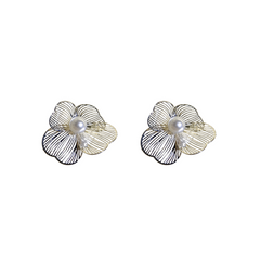 Blurred Primrose - Freshwater Pearl Copper Earring